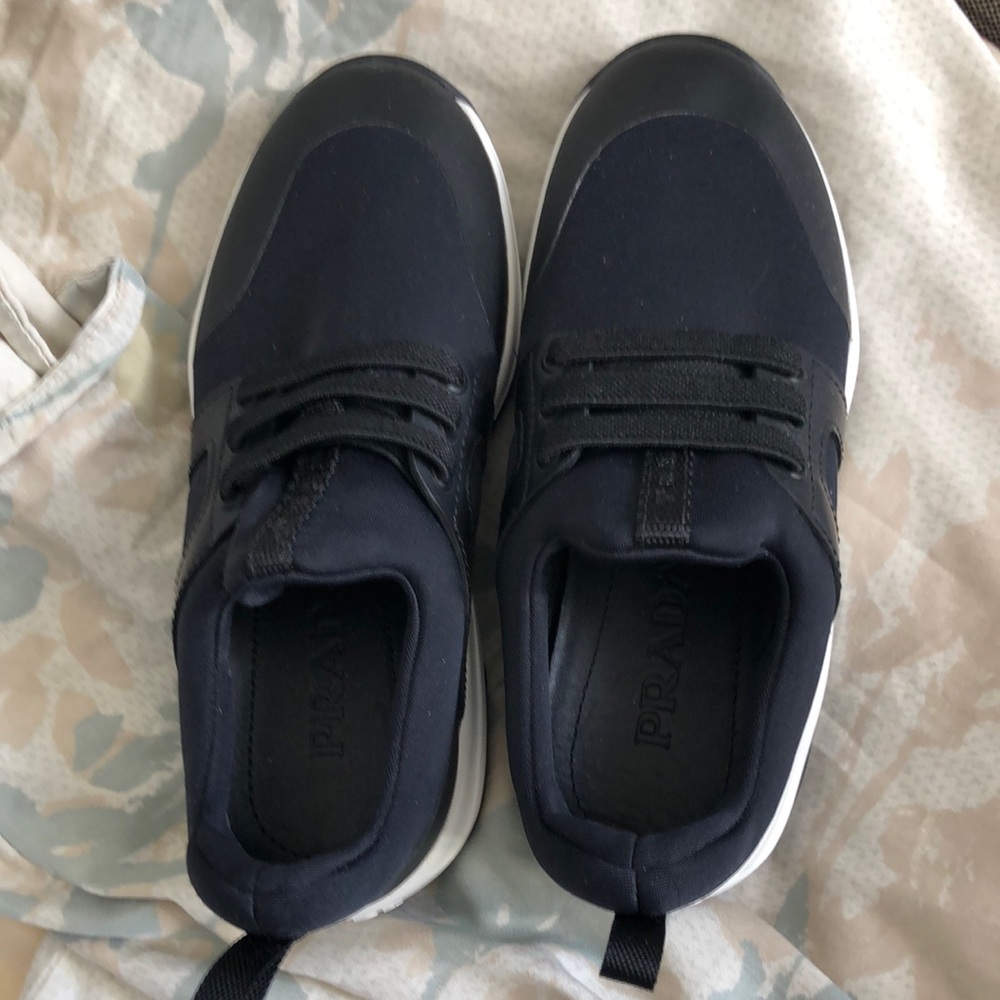 PRADA shoes / sneakers comfi black and white never worn size 28 unisex cute